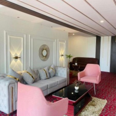 Vovo Hotels Yelahanka Bagian luar foto