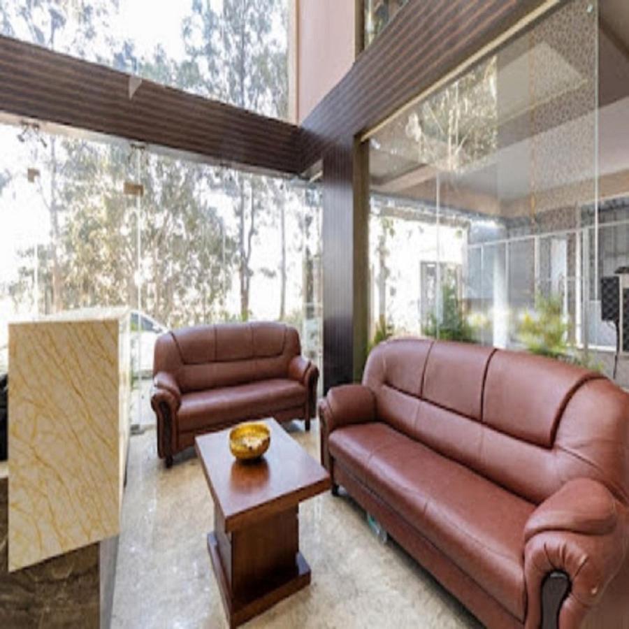 Vovo Hotels Yelahanka Bagian luar foto