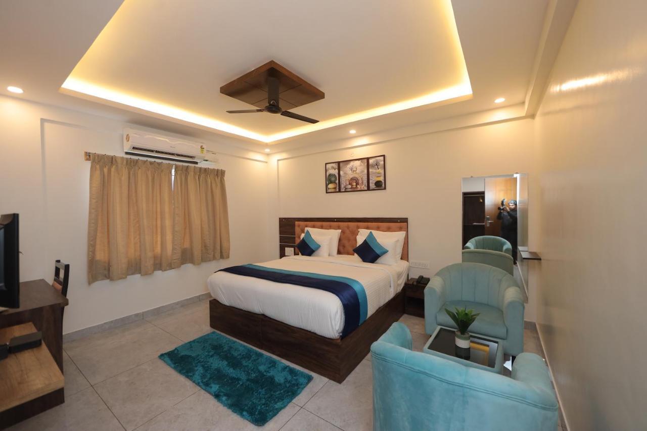 Vovo Hotels Yelahanka Bagian luar foto
