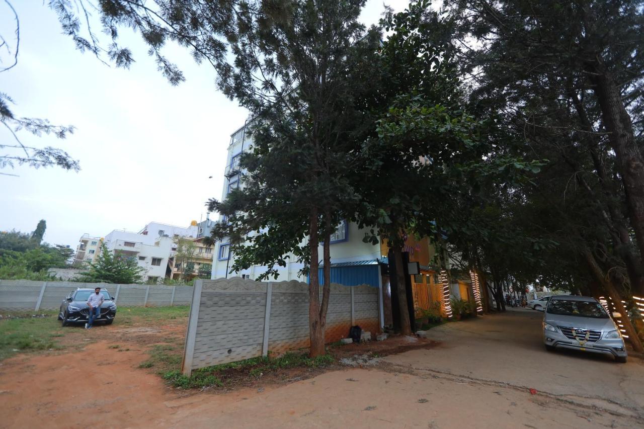 Vovo Hotels Yelahanka Bagian luar foto