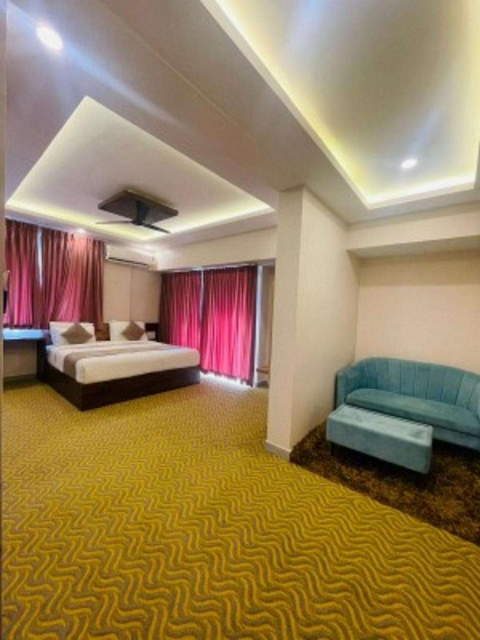 Vovo Hotels Yelahanka Bagian luar foto