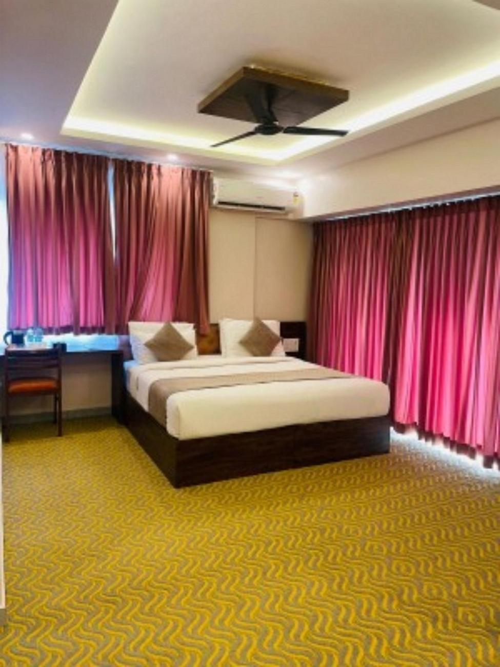 Vovo Hotels Yelahanka Bagian luar foto