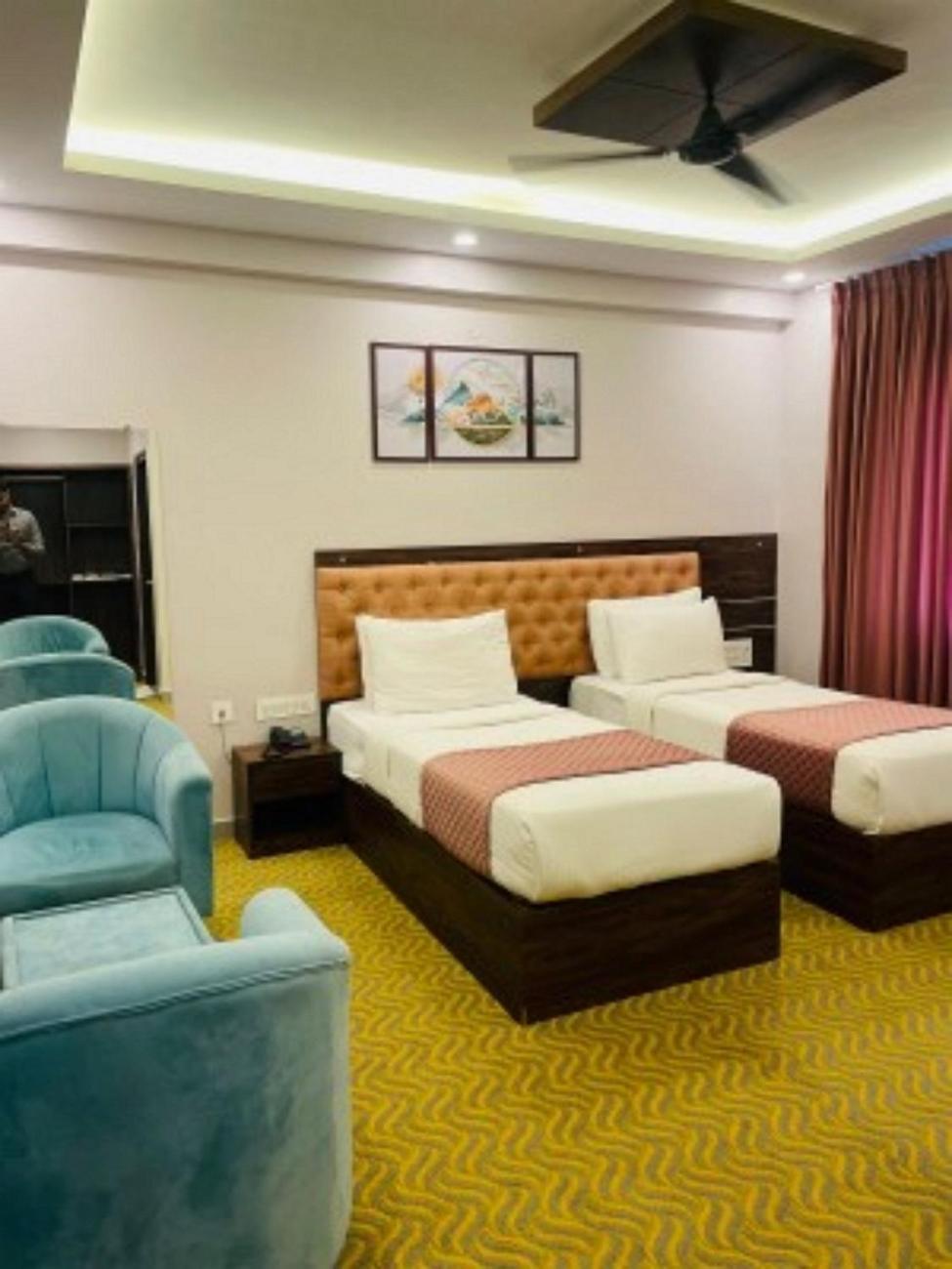 Vovo Hotels Yelahanka Bagian luar foto