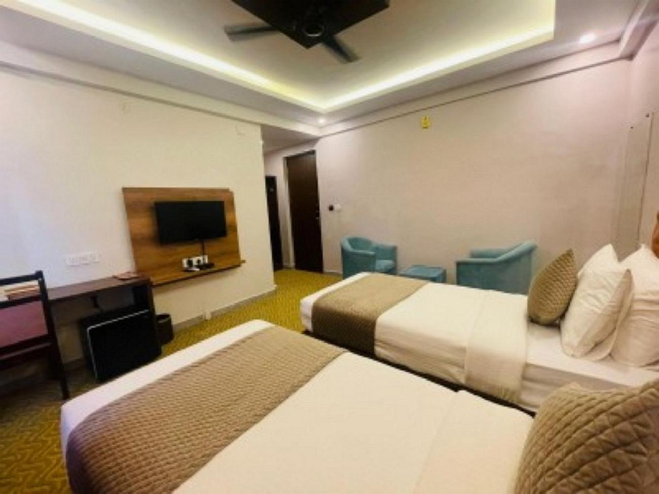 Vovo Hotels Yelahanka Bagian luar foto