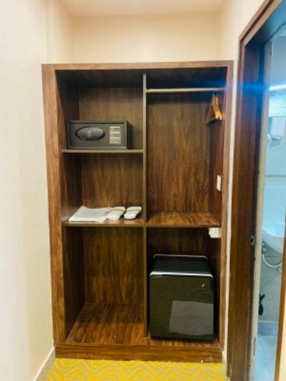 Vovo Hotels Yelahanka Bagian luar foto