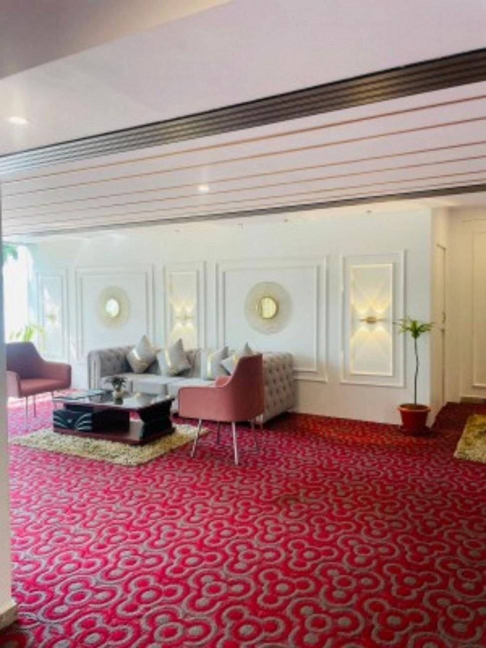Vovo Hotels Yelahanka Bagian luar foto