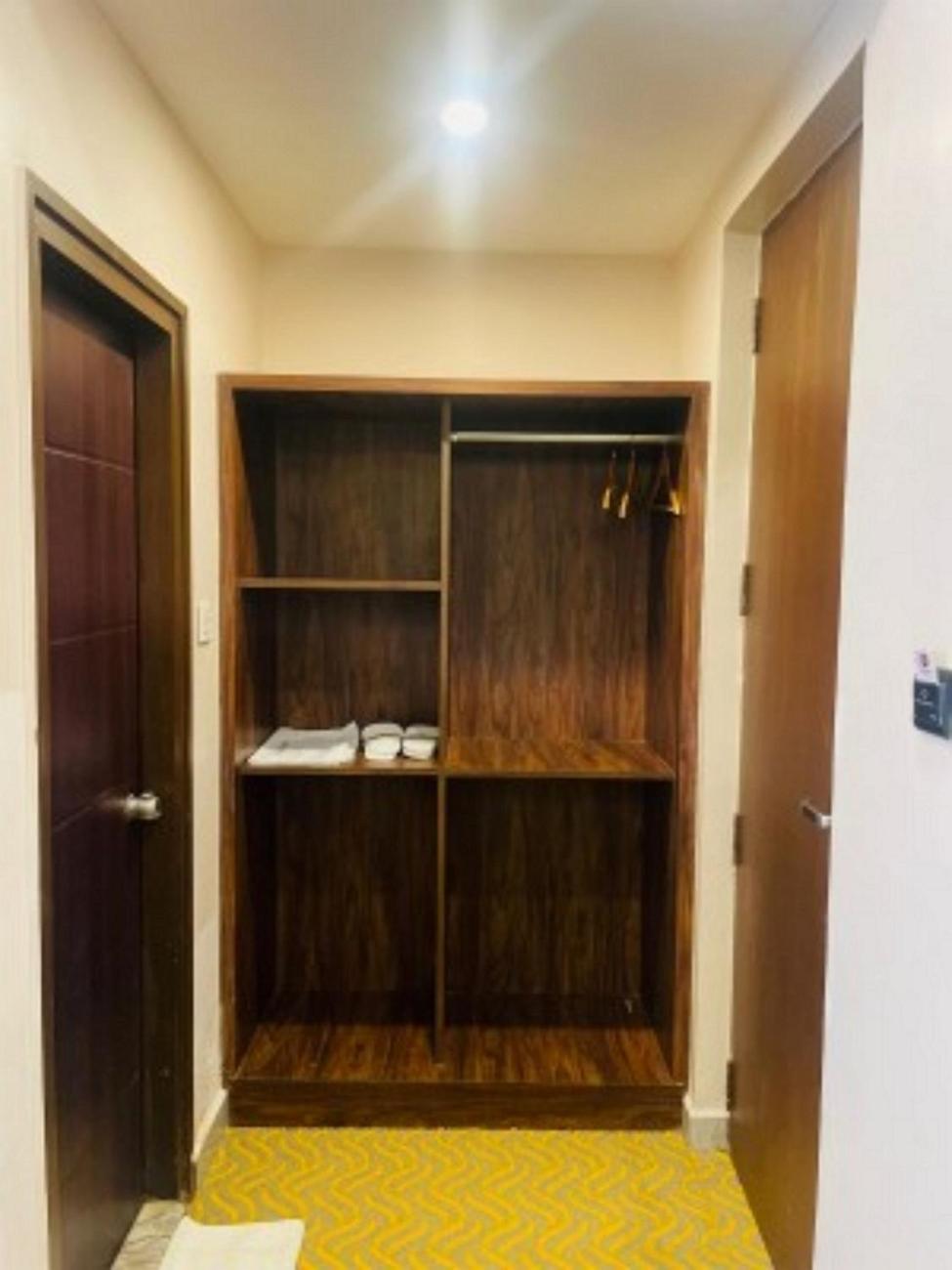 Vovo Hotels Yelahanka Bagian luar foto